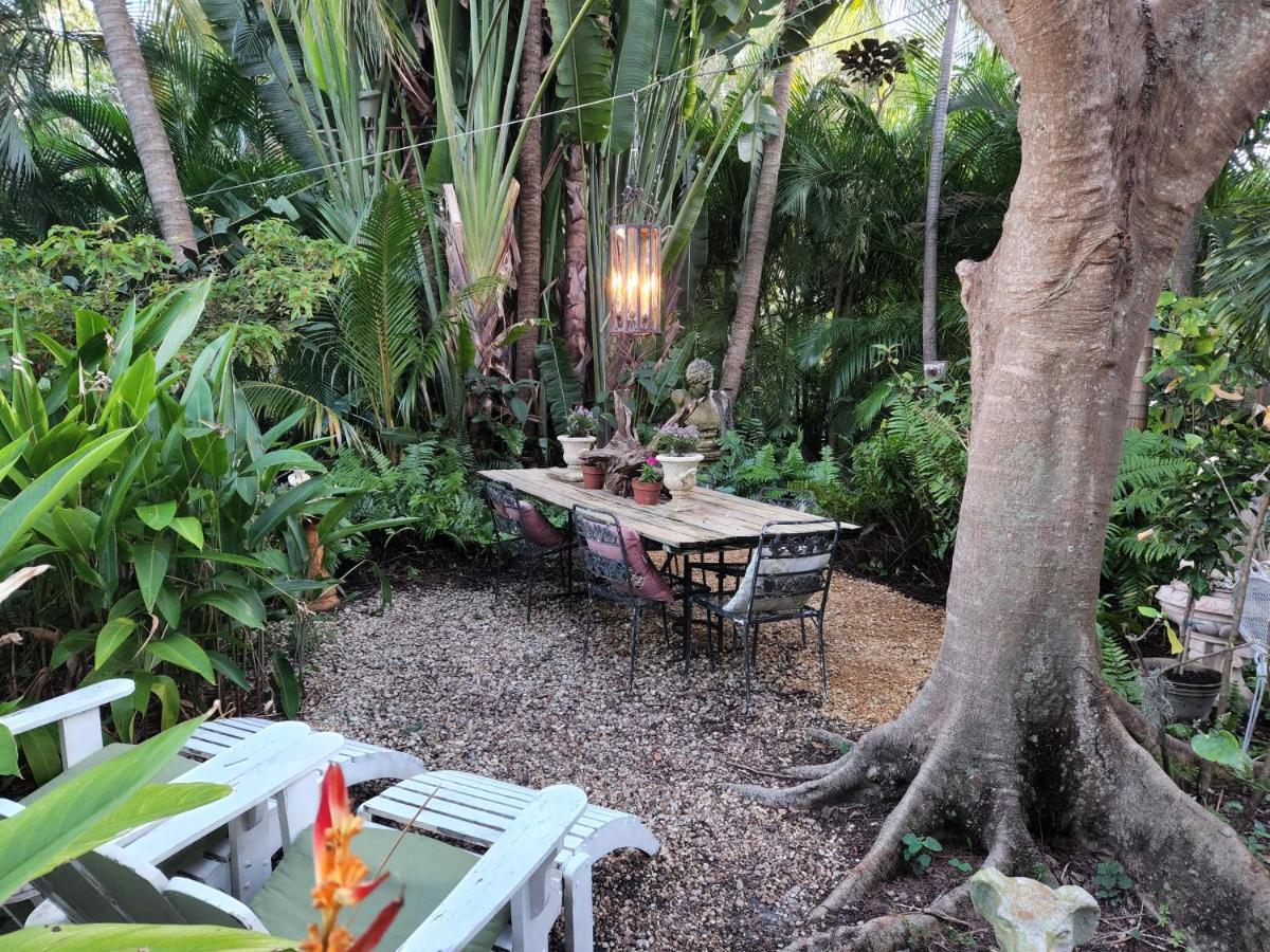Chateau Gardens Hotel Lake Worth Beach Eksteriør billede